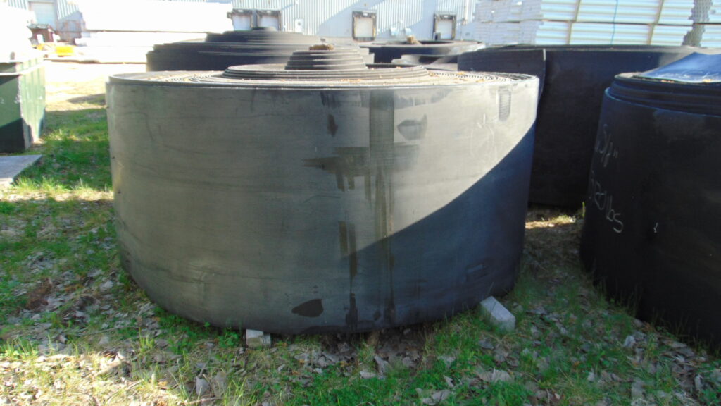 42" x 900' x 5/8" Used conveyor belt, Maquoketa, IA — EZA-00191